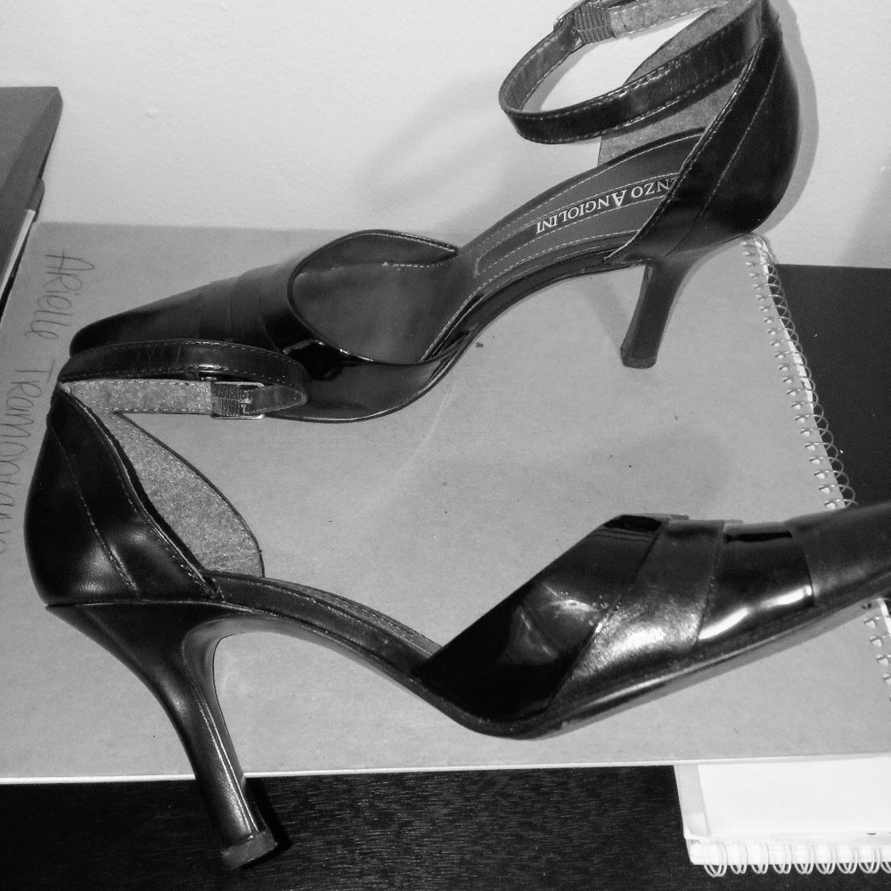 Enzo Angiolini shoes,black leather heel , size 5.5